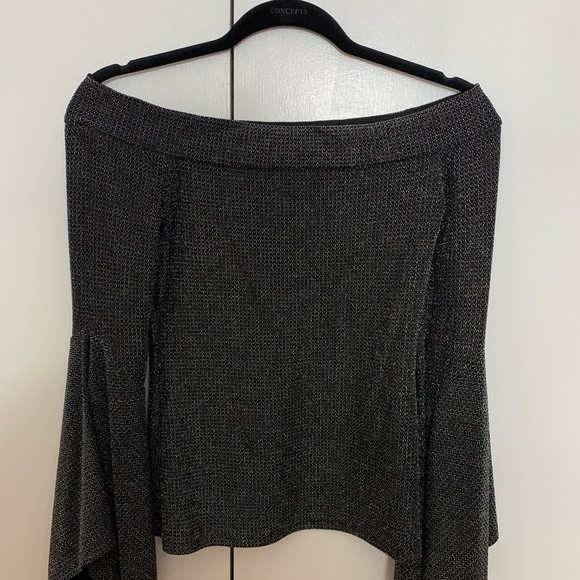 Off shoulder dressy top - Picture 2 of 4